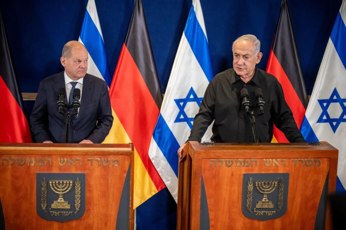 profimedia-0815367555-1.jpg Olaf Scholz i-a reiterat lui Benjamin Netanyahu solidaritatea Germaniei cu Israel, dar i-a cerut protejarea civililor din Fâșia Gaza