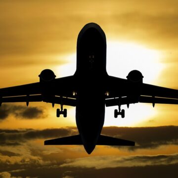 aircraft-1362586_1280.jpg FBI, pus pe jar de cazul unui rus MISTERIOS, care a zburat fără documente din Europa în SUA. Ce s-a găsit asupra bărbatului „confuz”