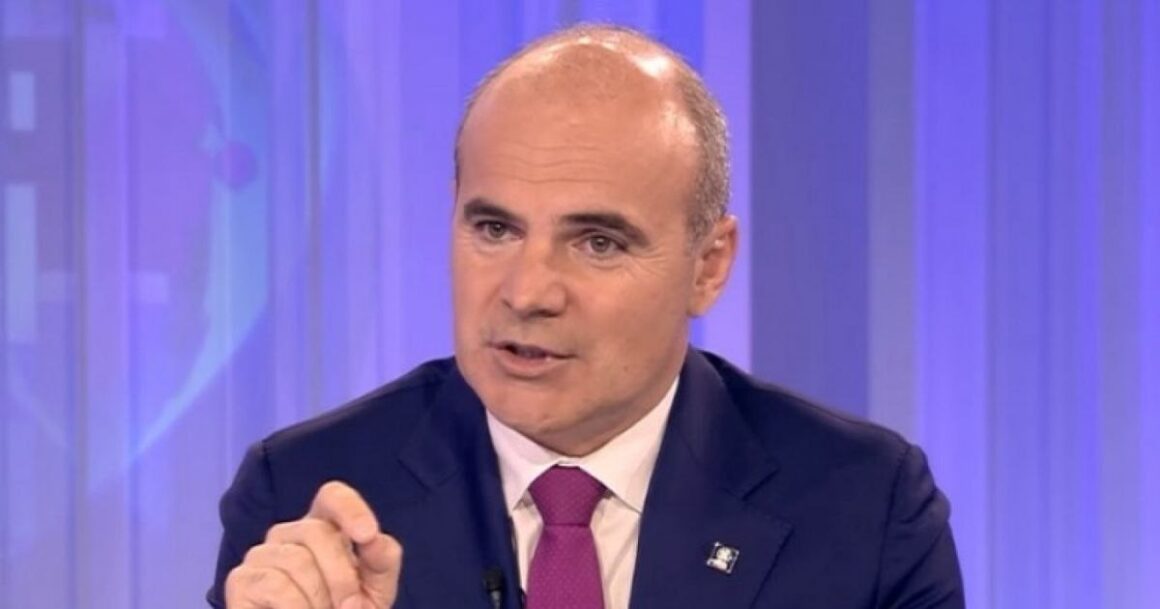 1704572724_index.jpeg PNL nu rupe coaliţia, dar vrea remanieri. Rareş Bogdan: „Să fie puţin energizat Guvernul în perspectiva toamnei destul de dificile”