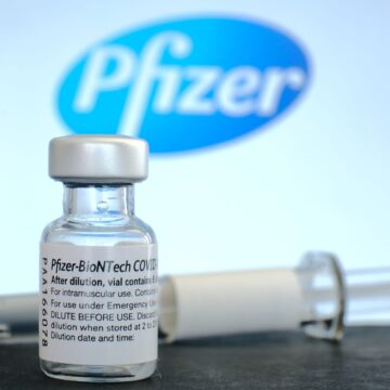 1712061531_index.jpeg Vaccinuri anti-COVID-19: Decizie mixtă a unei instanţe britanice în litigiul Pfizer-Moderna