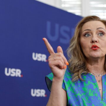 Elena Lasconi îi răspunde lui Victor Ponta: Cred că își dorește o mângâiere pe cap din partea lui Ciolacu