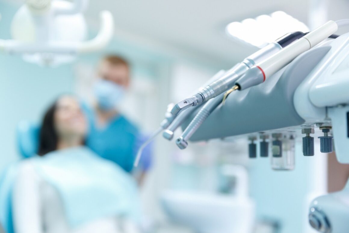 1722801590_index.jpeg Servicii stomatologice decontate de stat. Aparatele ortodontice beneficiază de o deducere integrală a costurilor de realizare și reparare pentru copii