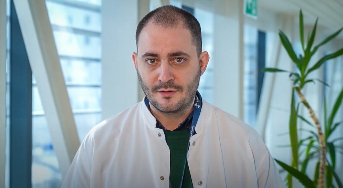1723322127_index.jpeg INTERVIU Dr. Matei Bâră, medic primar radioterapie: „Rata de recurență în cazul metastazelor tratate prin radioterapie stereotaxică este foarte redusă“