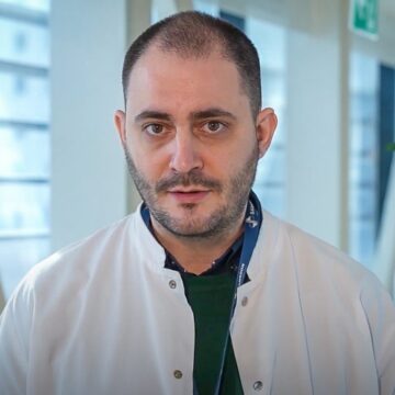 1723322127_index.jpeg INTERVIU Dr. Matei Bâră, medic primar radioterapie: „Rata de recurență în cazul metastazelor tratate prin radioterapie stereotaxică este foarte redusă“