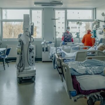Zeci de medici români din Franța sar în apărarea doctorițelor de la Sf. Pantelimon acuzate de omor: „Sunt ostracizate și tratate precum criminali de drept comun”