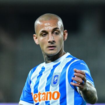 FC-Porto-a-facut-oferta-pentru-Alexandru-Mitrita.-Patronul-Mihai-Rotaru-a-recunoscut-negocierile-pe-care-le-a-purtat-cu-portughezii.jpg FC Porto a făcut ofertă pentru Alexandru Mitriță. Patronul Mihai Rotaru a recunoscut negocierile pe care le-a purtat cu portughezii