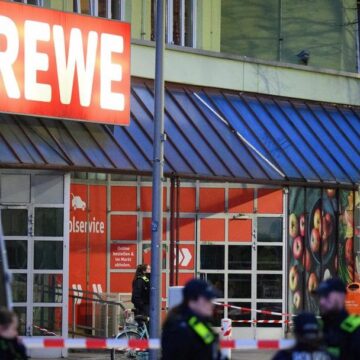 atac-berlin-1.jpg Un cuțitar sirian a ÎNJUNGHIAT două persoane la Berlin în ajunul Revelionului. Atacul survine la câteva zile de la tragedia de la Magdeburg