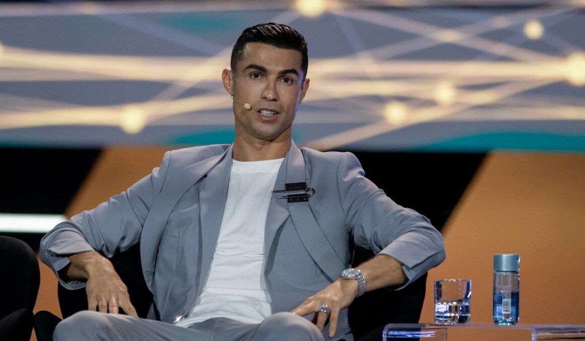 „Asta-as-face-eu-daca-as-fi-patron-acolo.-Cristiano-Ronaldo-a-explicat-cum-ar-salva-o-pe-Manchester-United-din-mediocritatea-in-care-se-zbate.jpg „Asta aş face eu dacă aş fi patron acolo”. Cristiano Ronaldo a explicat cum ar salva-o pe Manchester United din mediocritatea în care se zbate