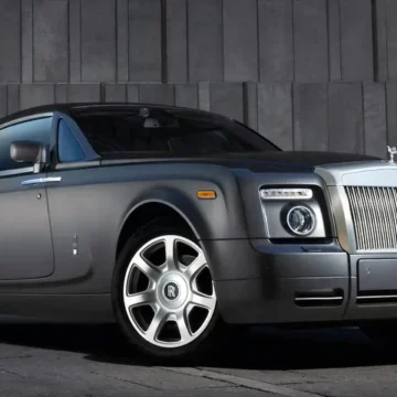 2008-rolls-royce-phantom-coupe.webp.webp Decembrie a adus bolizi de lux pe șoselele din România