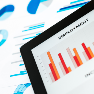 Navigating-Labor-Market-Blog-Banner-1536x864-1.png Vrei să îți schimbi cariera în 2025? Piața muncii suferă schimbări