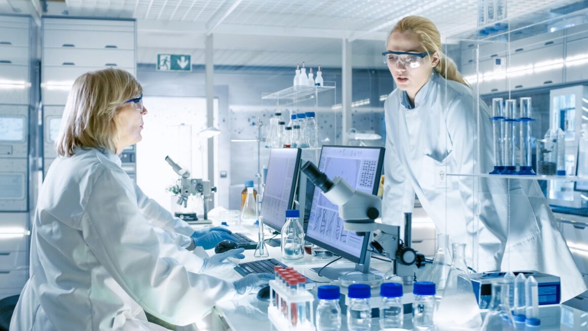Only-25-of-scientists-and-engineers-working-in-Luxembourg-are-women-Photo-Shutterstock-scaled.jpeg Cercetătorii europeni încearcă să dezvolte viață artificială
