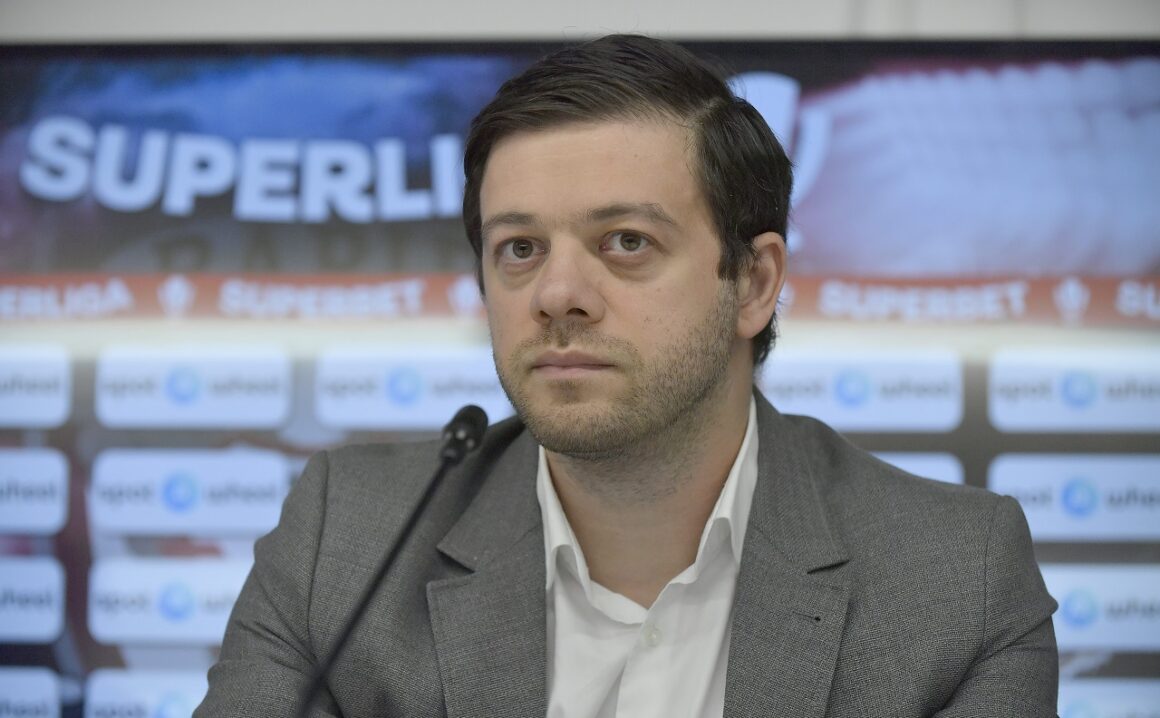 Rapid-il-distruge-pe-Boupendza.-Anuntul-actionarului-Angelescu-„Va-fi-sanctionat-drastic-pentru-comportamentul-inacceptabil.jpg „Va fi sancționat drastic pentru comportamentul inacceptabil”
