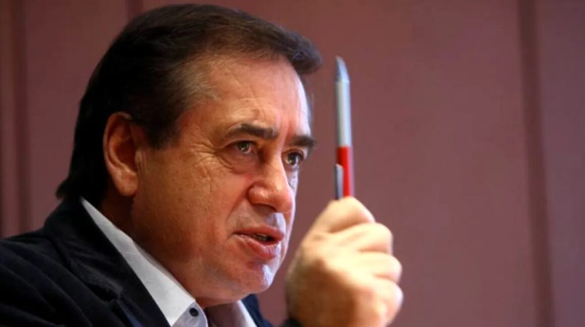 S-a-ales-praful-definitiv-de-averea-lui-Ioan-Niculae.jpg S-a ales praful definitiv de averea lui Ioan Niculae. Afaceristul care a fost cel mai bogat român şi cel mai aprig duşman al lui Gigi Becali a pierdut totul: falimentul InterAgro, aprobat!