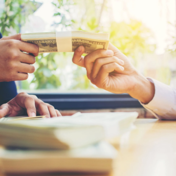 Cum evoluează salariile din România?