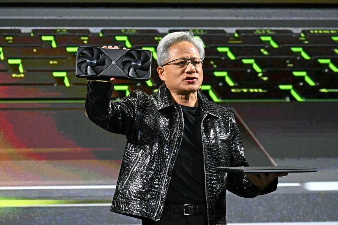 nvidia-ceo-jensen-huang-ces-2025.jpg Liderul Nvidia a criticat noile restricții de export impuse de Biden