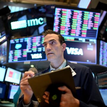 Nvidia a pierdut în câteva minute aproximativ 500 de miliarde dolari