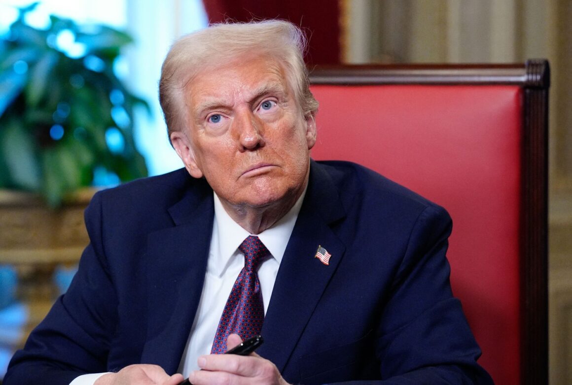 profimedia-0955816164.jpg TRUMP vrea să salveze Statele Unite din ”declin” /Președintele instituie starea de urgență energetică și trimite trupe la frontiera cu Mexicul