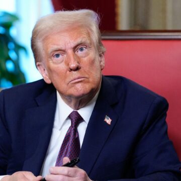 profimedia-0955816164.jpg TRUMP vrea să salveze Statele Unite din ”declin” /Președintele instituie starea de urgență energetică și trimite trupe la frontiera cu Mexicul