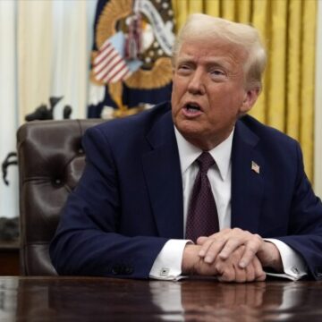 trump-9.jpg Trump oferă angajaților bani ca să-și dea demisia
