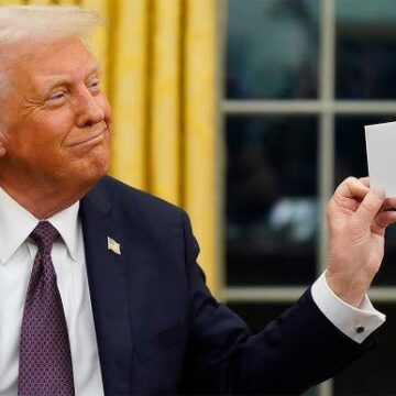 trump-biden-scrisoare.jpg Donald Trump face publică epistola scrisă de Joe Biden la sfârșitul mandatului. Ce secrete ascunde PLICUL 47