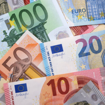 Republica Moldova schimbă moneda de referință de la dolar la euro