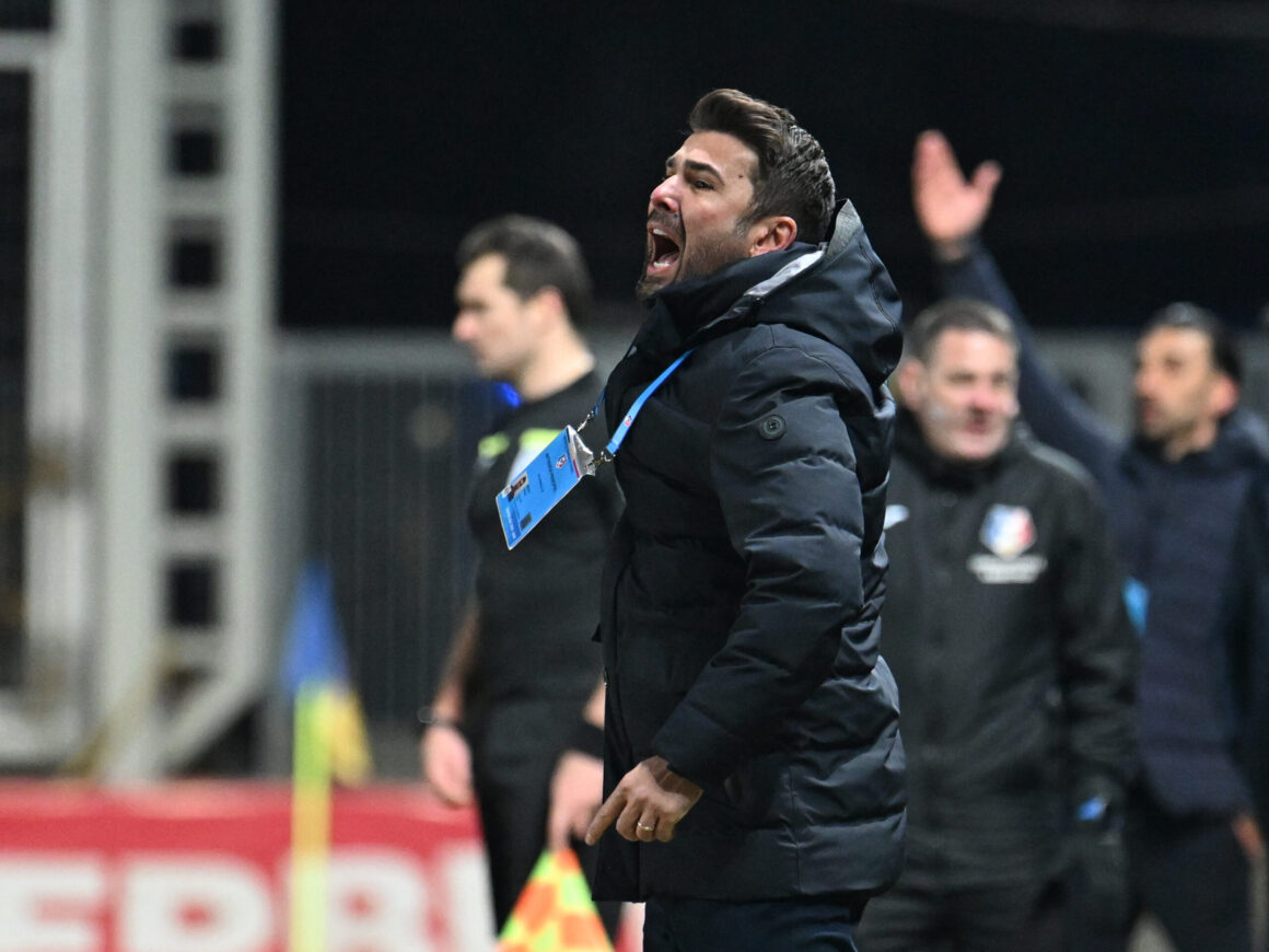 „E o nebunie la CFR Cluj. O bombă care stă să explodeze”. Adrian Mutu e şocat de scandalul dintre Dan Petrescu şi Nelu Varga