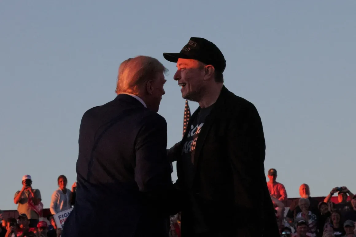 Donald Trump și Elon Musk fac concedieri în masă