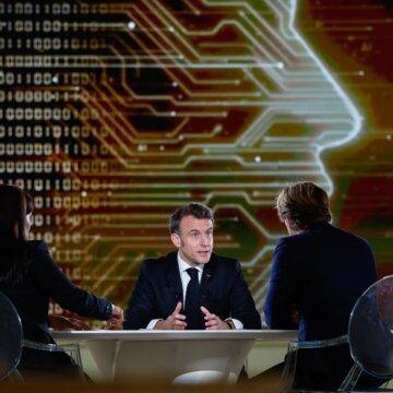 REGLEMENTAREA inteligenței artificiale, subiectul central pentru directorii de companii și politicienii reuniți la Summitul AI de la Paris