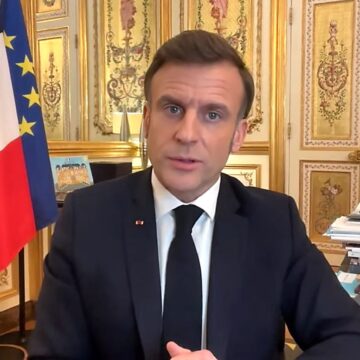 Emmanuel Macron a condamnat Rusia pentru „manipularea alegerilor în România” și l-a criticat pe JD Vance