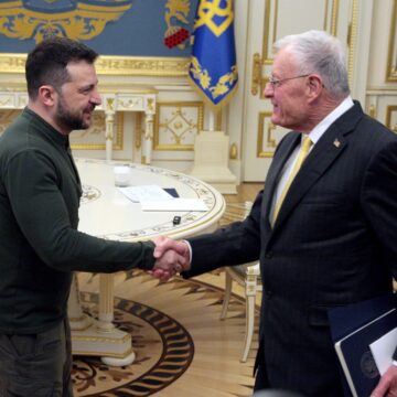 Un „lider asediat și curajos”