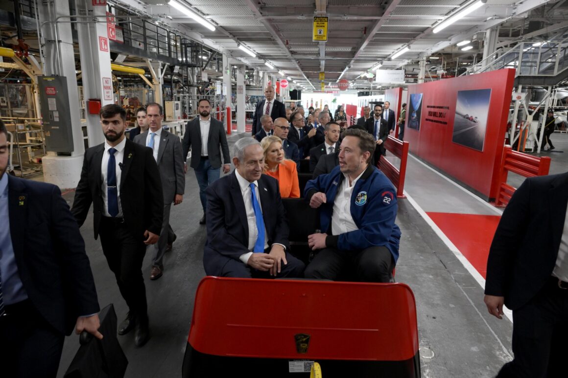Benjamin Netanyahu vrea să comande mașini Tesla de la Musk