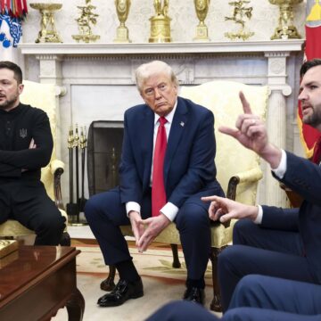 Trump spune că Zelenski a luat bani de la SUA „ca bomboanele de la un copil” și îl consideră în continuare un „nerecunoscător”