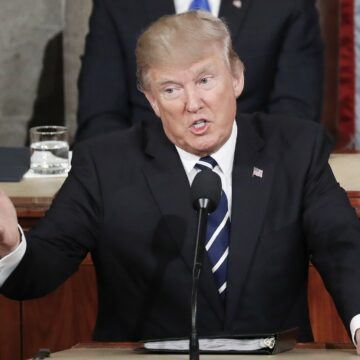 Donald Trump se adresează Congresului SUA în contextul situației actuale. Ce subiecte ar urma să abordeze președintele american