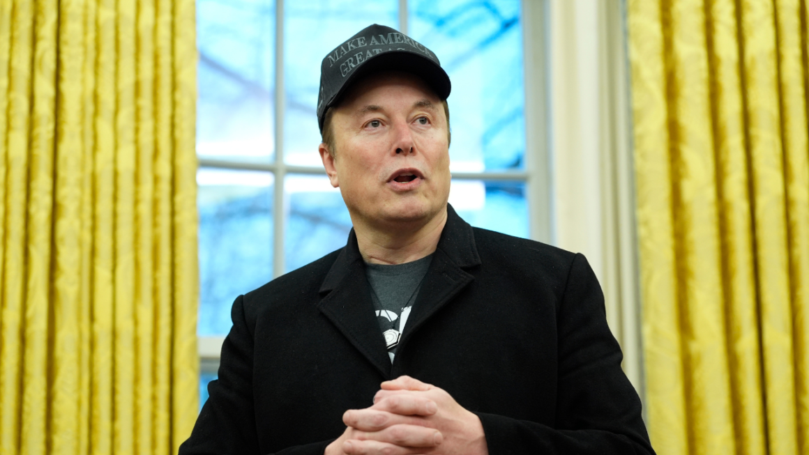 Elon Musk vrea să privatizeze poșta și clădirile de stat