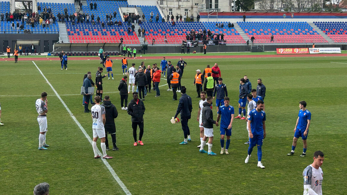 Final cu scandal și patru cartonașe roșii în remiza Chindiei cu CSC Șelimbăr