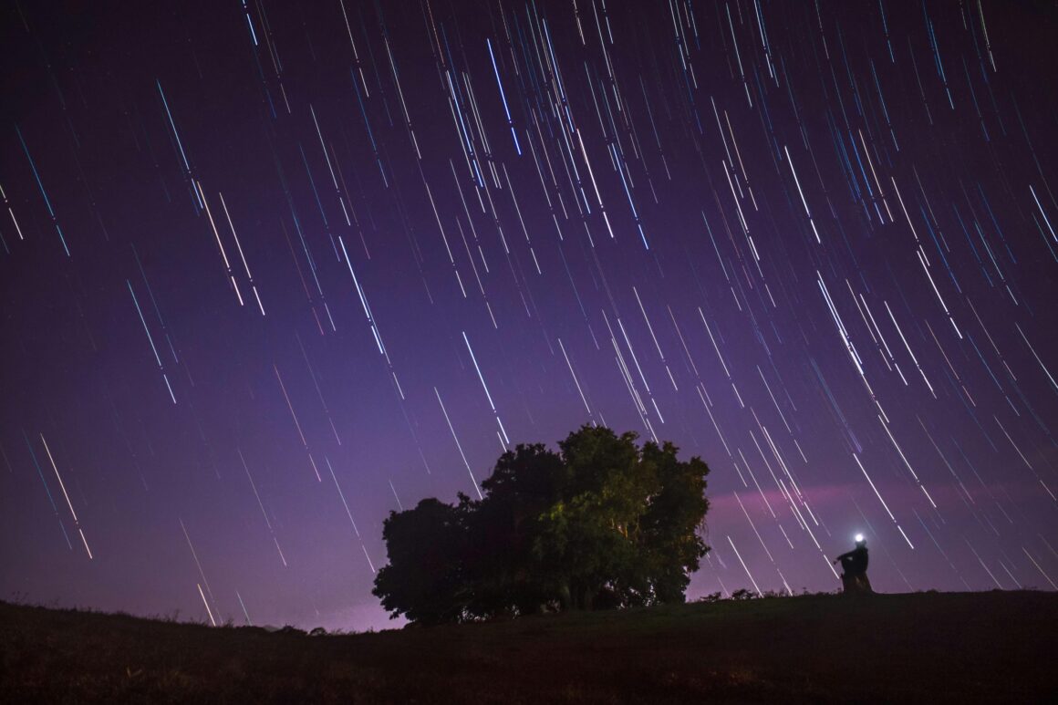 Ploaia de meteori revine cu până la 20 de stele căzătoare pe oră
