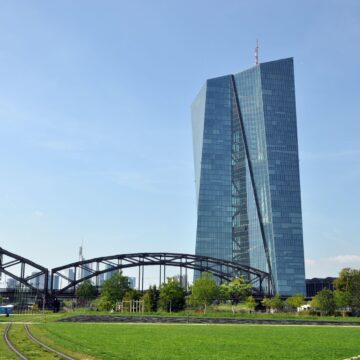 Uniunea Europeană trebuie să consolideze reziliența băncilor, pentru a face față „șocurilor geopolitice”