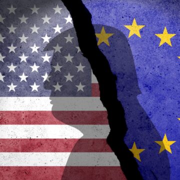Cum periclitează Trump stabilitatea financiară globală /Valoarea dolarului este în scădere, ceea ce afectează statutul monedei americane