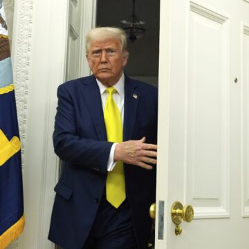 Donald Trump analizează opțiuni pentru demiterea președintelui Fed, Jerome Powell