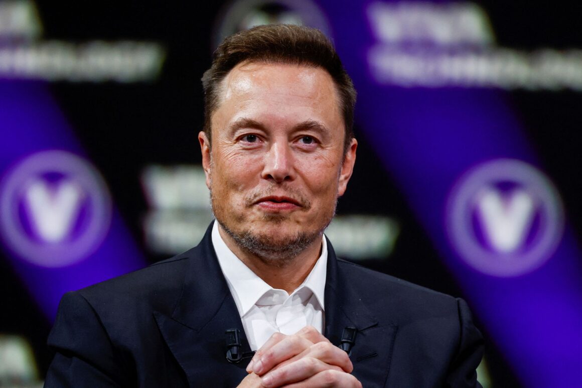 Musk susține că omenirea trebuie să fie o „specie multiplanetară”