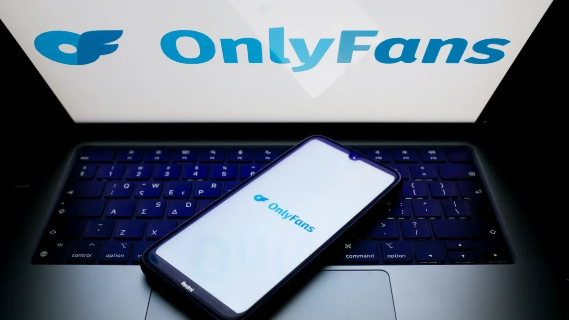 GettyImages-2147980350-e1714562288264.webp.webp Platforma OnlyFans a fost scoasă la vânzare pentru 8 miliarde de $