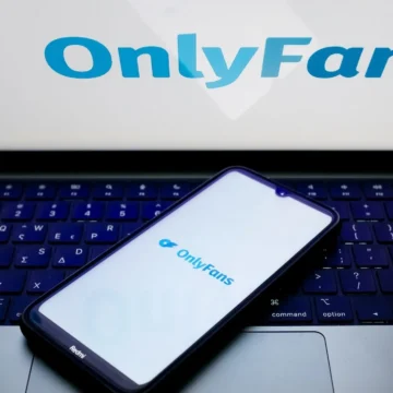 Platforma OnlyFans a fost scoasă la vânzare pentru 8 miliarde de $