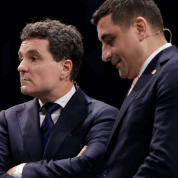 Pe care candidat l-ai angaja?