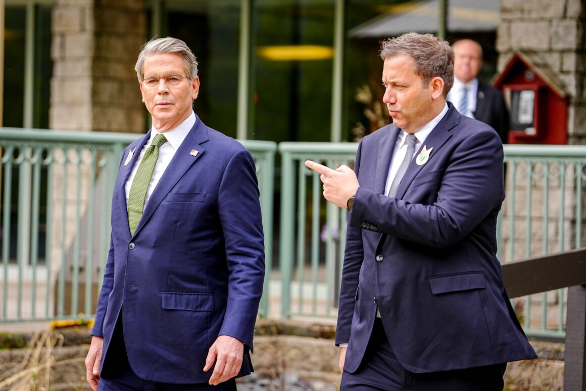 profimedia-1001864063-1.jpg Secretarul american al Trezoreriei explică atitudinea lui Trump față de UE /„Propunerile NU au avut calitatea celei observate la alți parteneri”