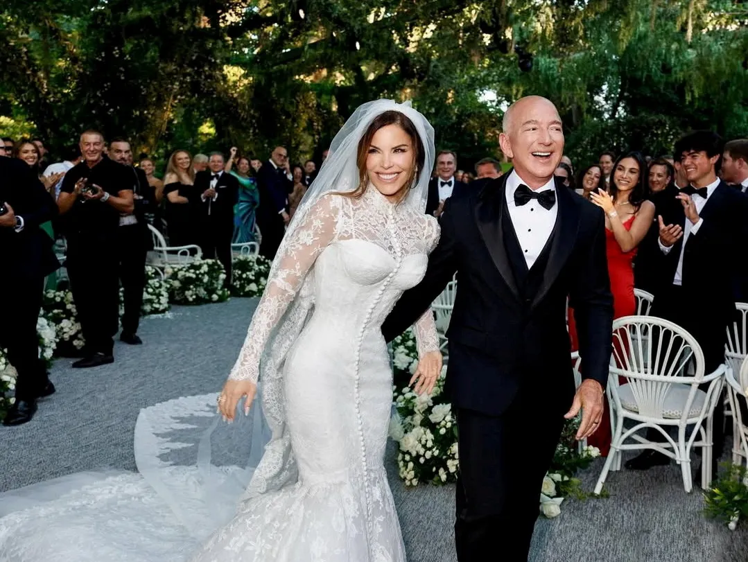 Bezos.webp.webp Bezos a avut cea mai scumpă nuntă a vedetelor din toate timpurile