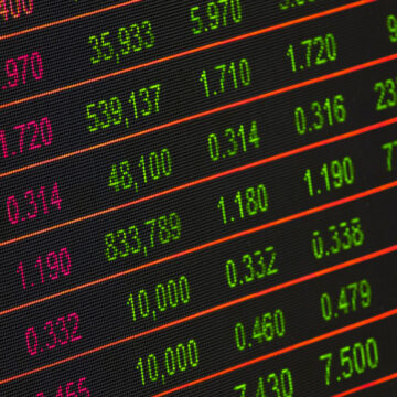 Stocks_Shares.jpg Piețele reacționează după atacul masiv al lui Trump în Iran