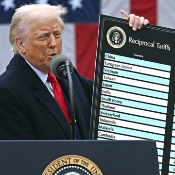 Trump-1.webp.webp Suedia resimte efectul tarifelor Președintelui Trump