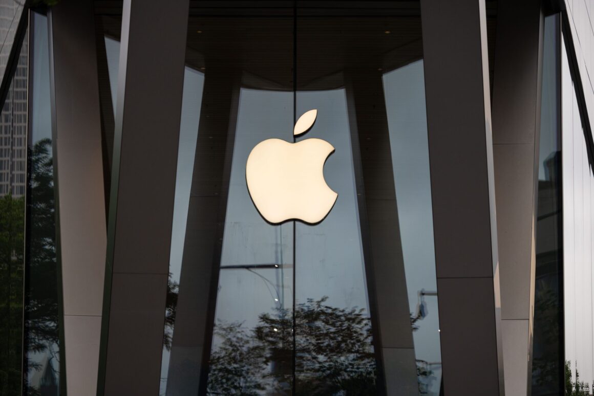 Perplexity A.I. ar putea fi cumpărată de Apple