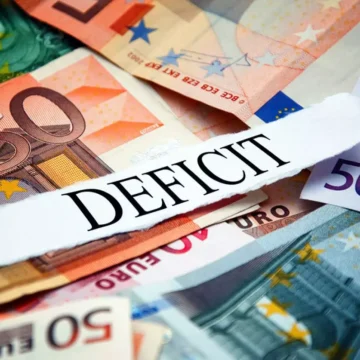 deficit-bugetar-foto-ilustrativa-shutterstock61172581-2-1024x680-1.webp.webp Are România 20 miliarde € pentru 500.000 de concedieri?