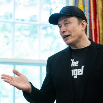 profimedia-1005405108-e1749157417140.jpg Elon Musk anunță că SpaceX va începe să scoată din uz nava spațială Dragon „imediat” din cauza amenințărilor lui Trump